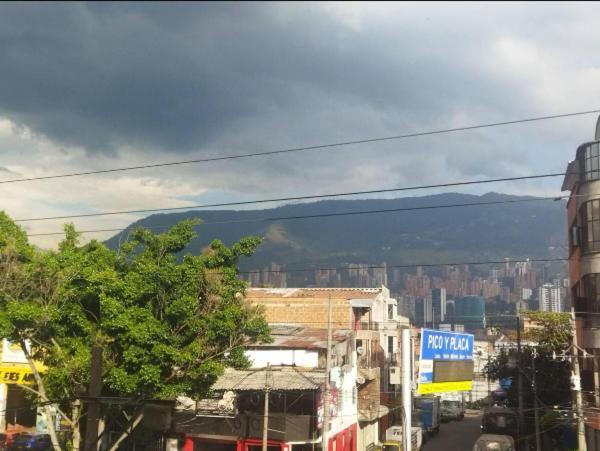 Hotel Das Haus Medellín Esterno foto